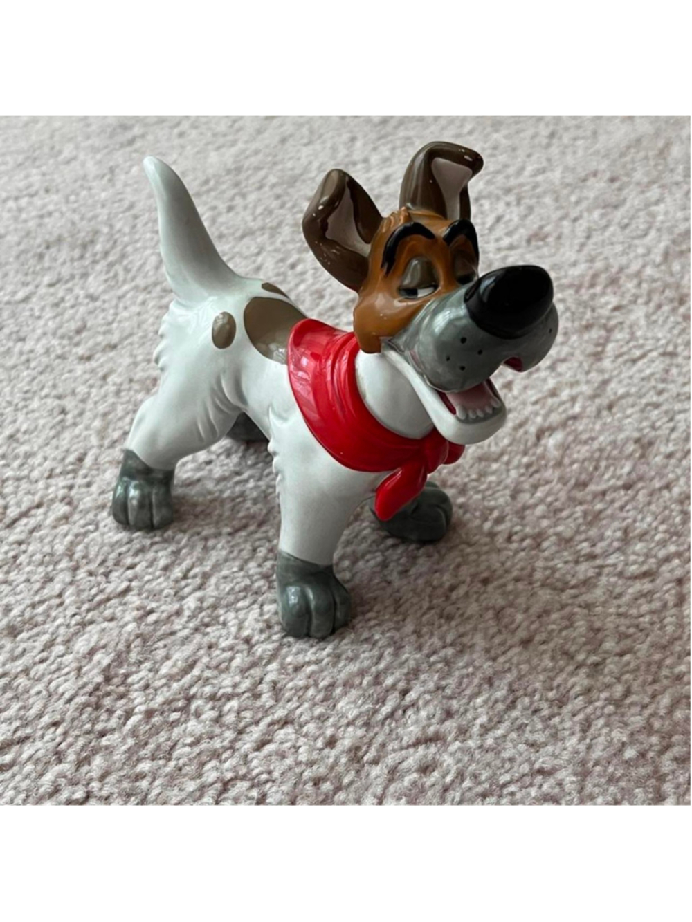 vintage 1988 Walt Disney Japan Oliver & Company Dodger ceramic or porcelain figu